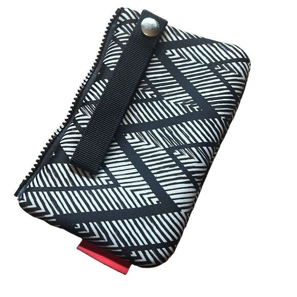 Skip Hop Black & White Chevron Pattern Small Zipper Coin Card Pouch - Picture 3 of 5